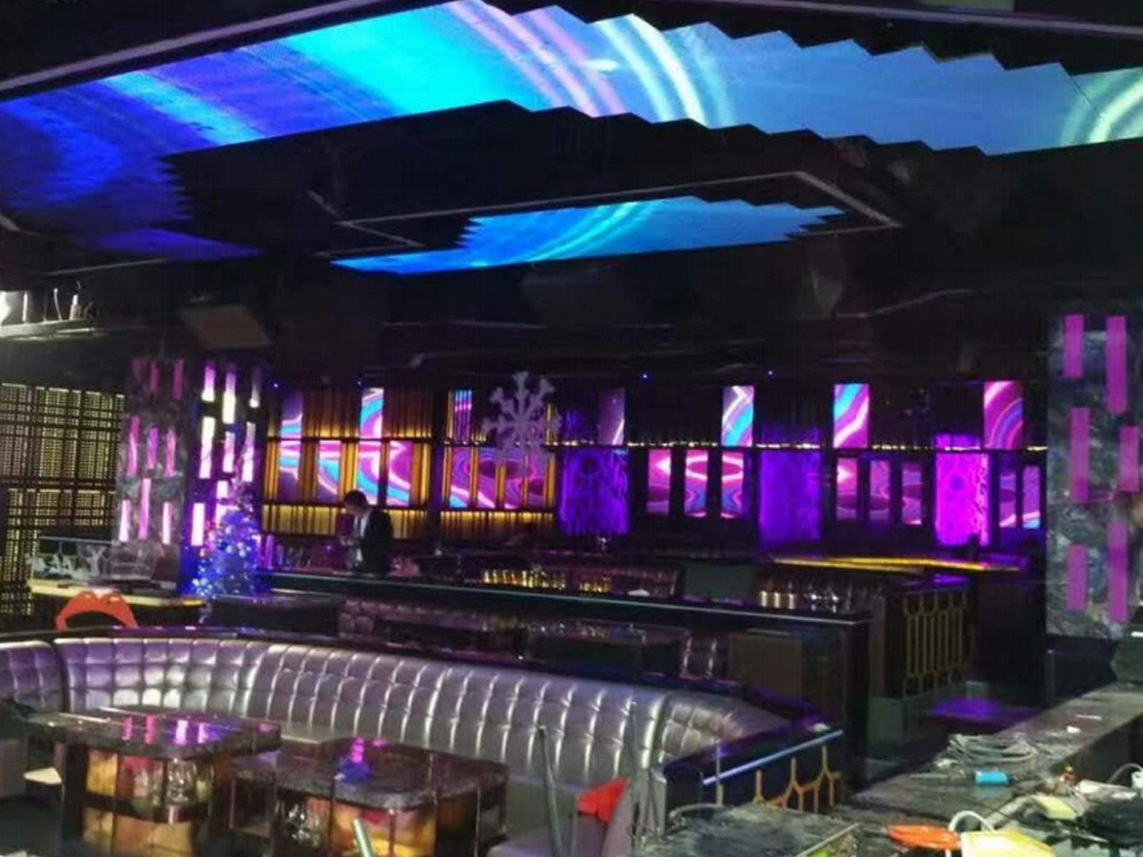 常德宙斯酒吧P4室内全彩酒吧屏